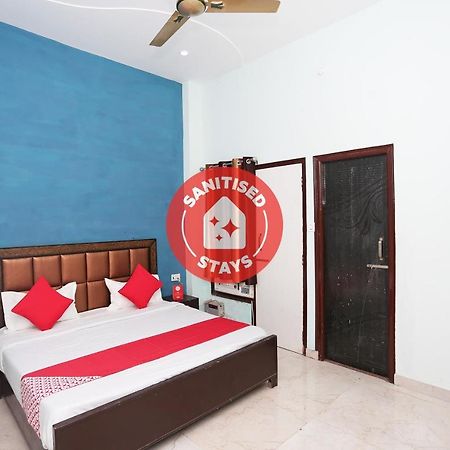 Oyo 29517 Hotel Barsana Palace Chhata Extérieur photo