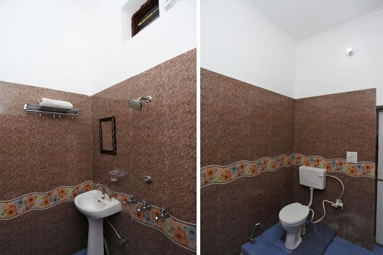Oyo 29517 Hotel Barsana Palace Chhata Extérieur photo