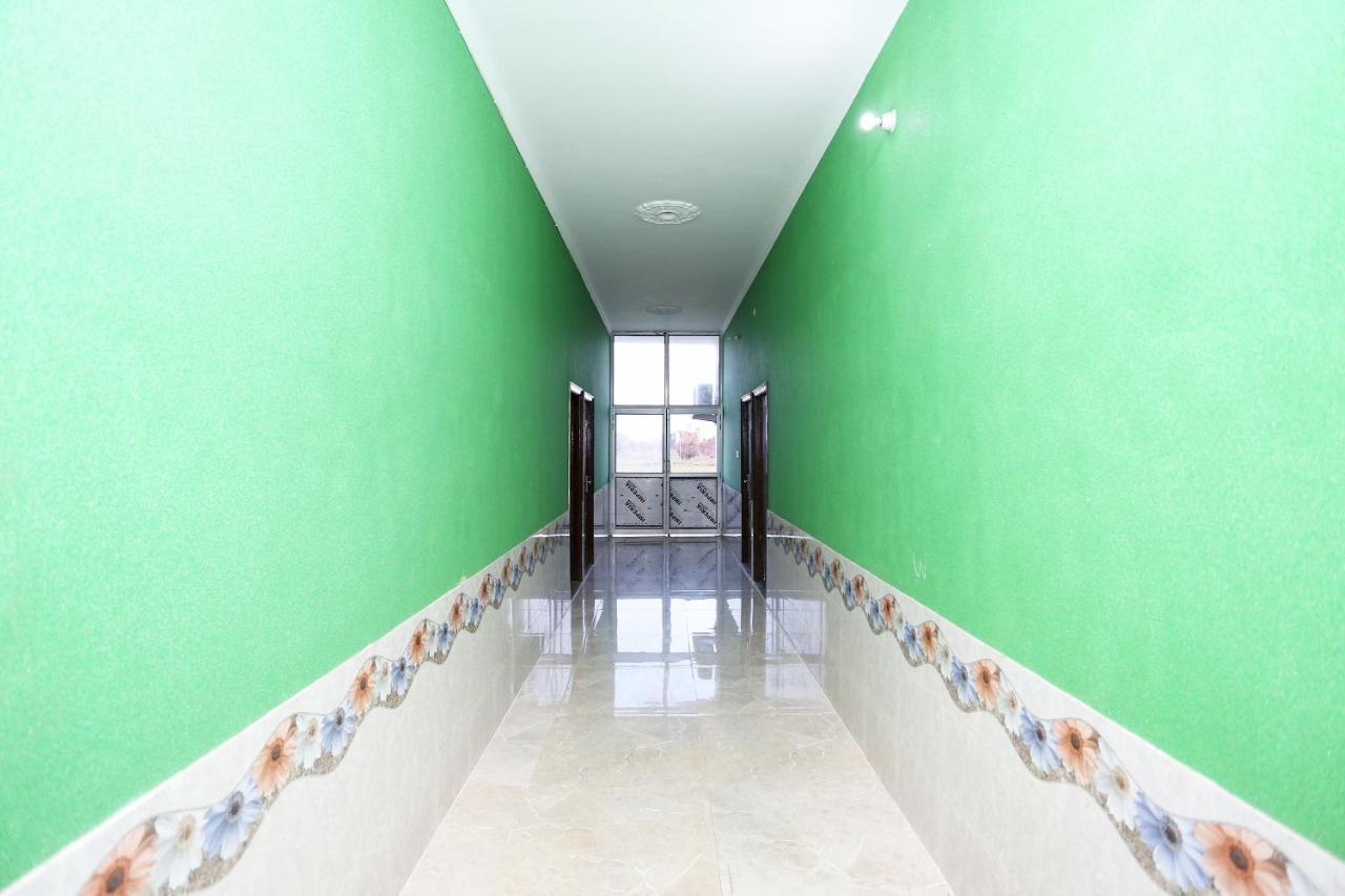 Oyo 29517 Hotel Barsana Palace Chhata Extérieur photo