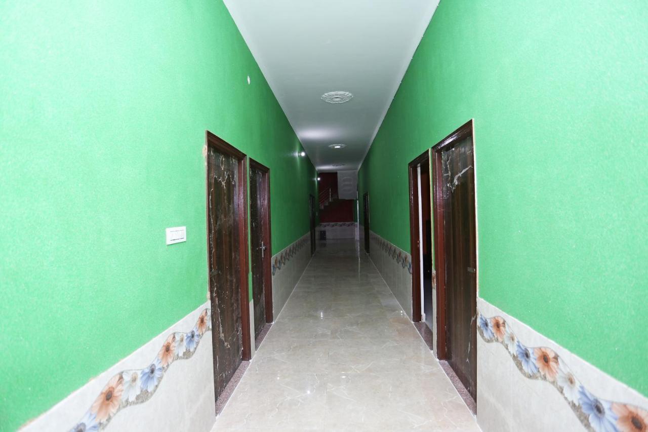 Oyo 29517 Hotel Barsana Palace Chhata Extérieur photo